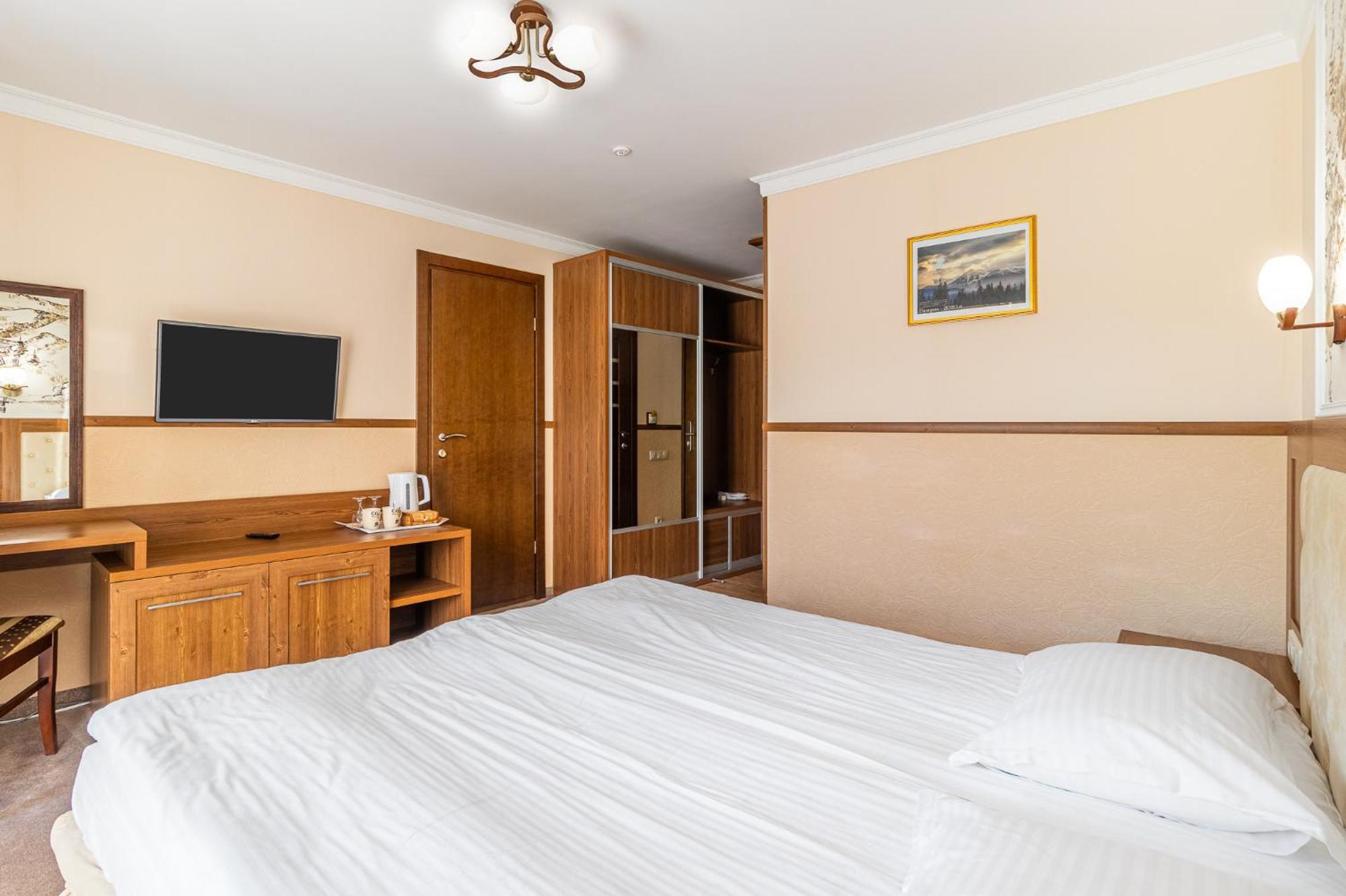 Petros Hotel Bukovel Room photo